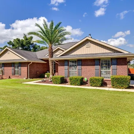 Pensacola Home With Private Lanai, 9 Mi To Downtown!